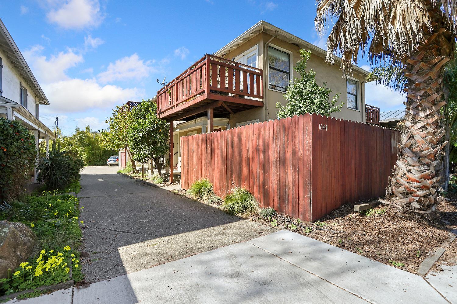 Detail Gallery Image 22 of 27 For 1644 San Pablo Ave #D,  Berkeley,  CA 94702 - 1 Beds | 1 Baths