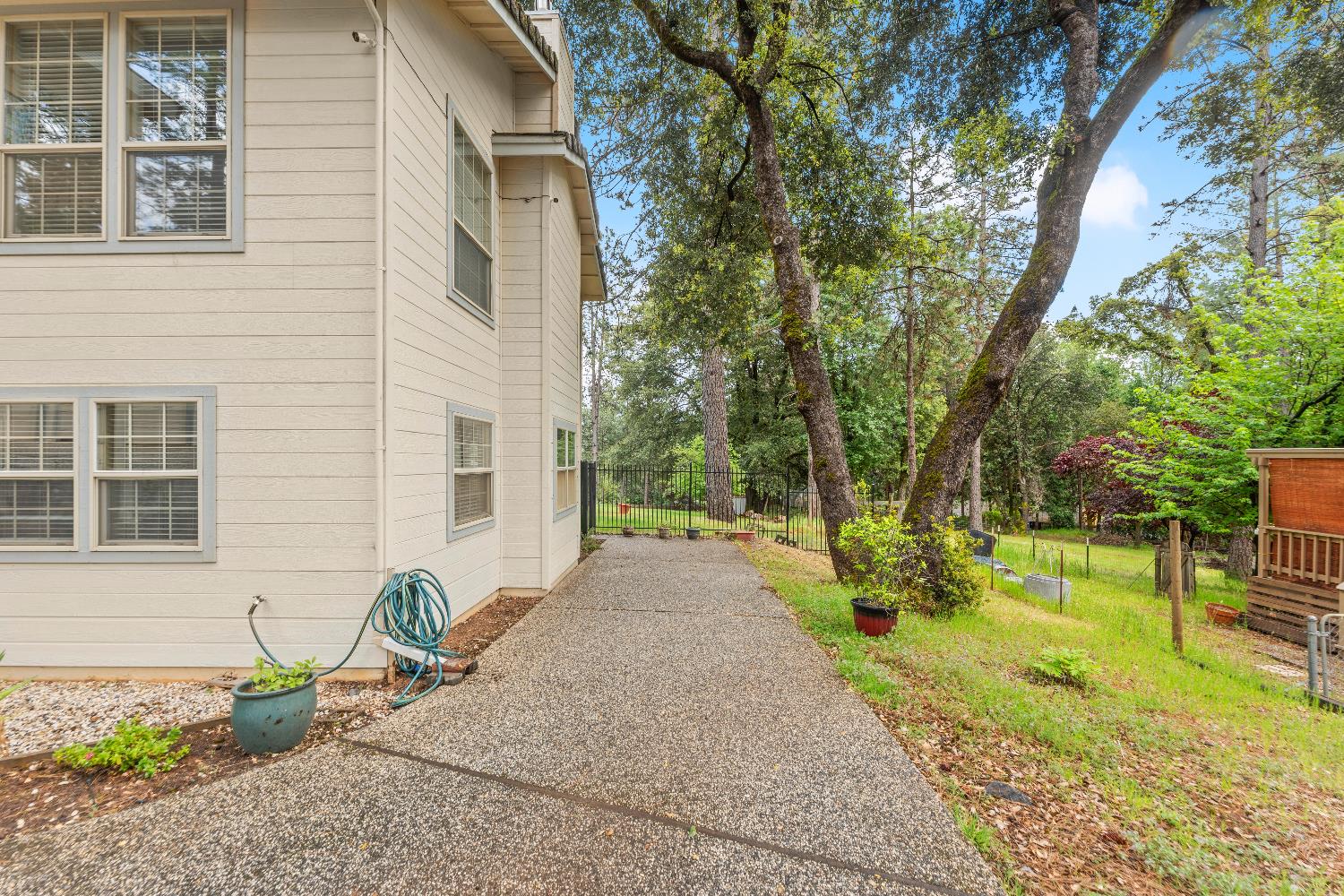 Carrie Drive, Grass Valley, California image 7