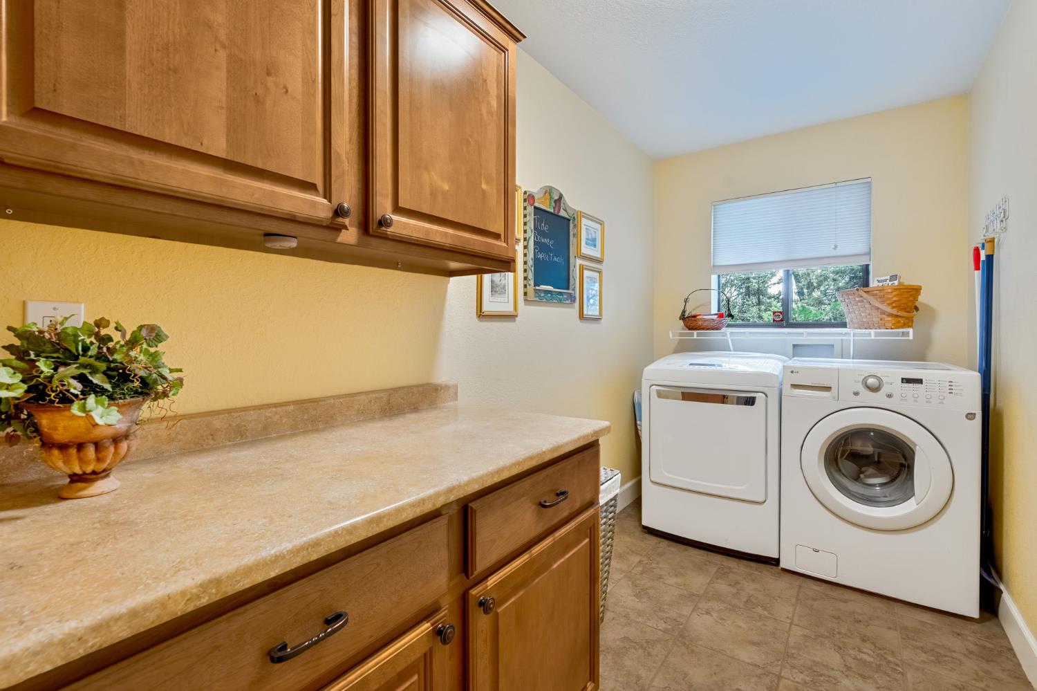 Detail Gallery Image 24 of 49 For 4038 Opal Trl, Pollock Pines,  CA 95726 - 3 Beds | 2 Baths