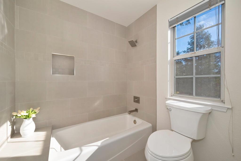 Detail Gallery Image 42 of 92 For 3710 Sutter Hill Ln, Carmichael,  CA 95608 - 4 Beds | 3/1 Baths