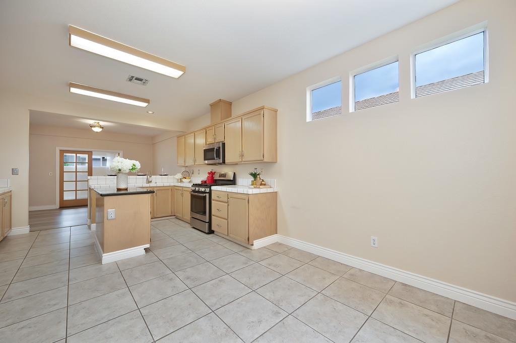 Detail Gallery Image 23 of 78 For 1341 Trevor Ct, Roseville,  CA 95678 - 4 Beds | 2/1 Baths