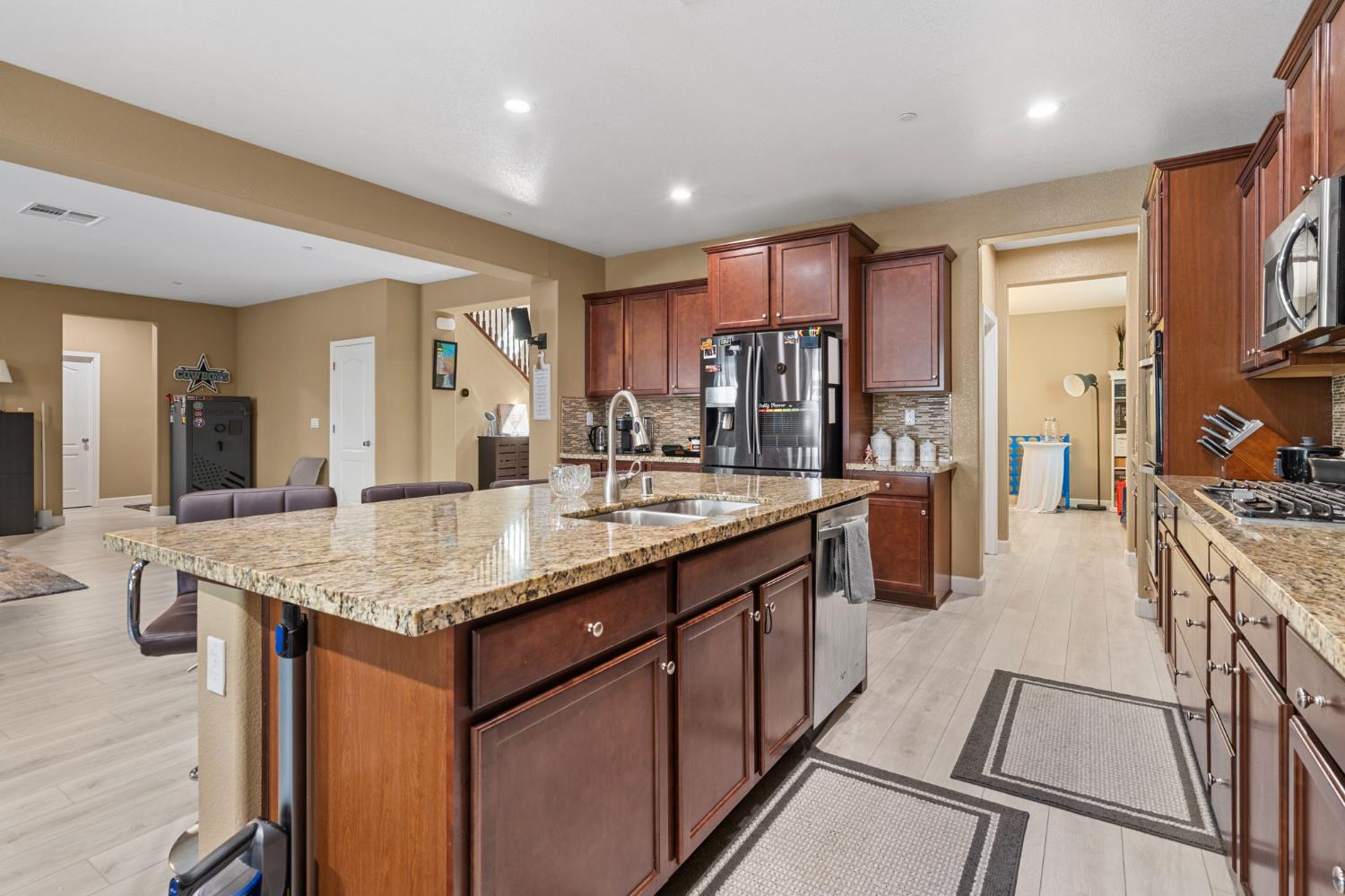 Detail Gallery Image 18 of 46 For 2317 Mathar Dr, Manteca,  CA 95337 - 5 Beds | 4/1 Baths