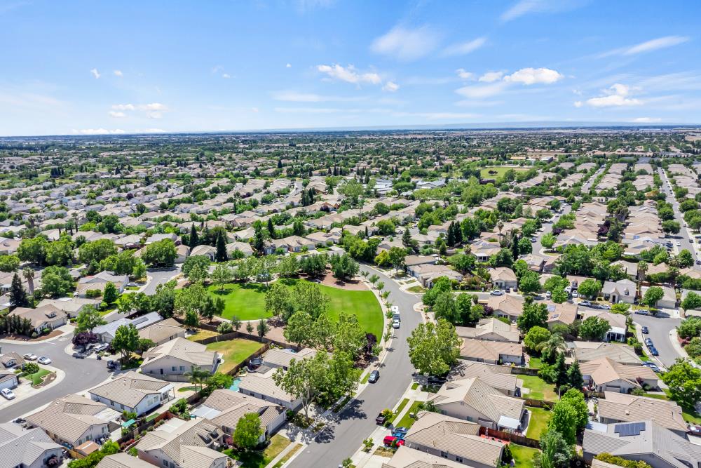 Caddington Way, Sacramento, California image 42