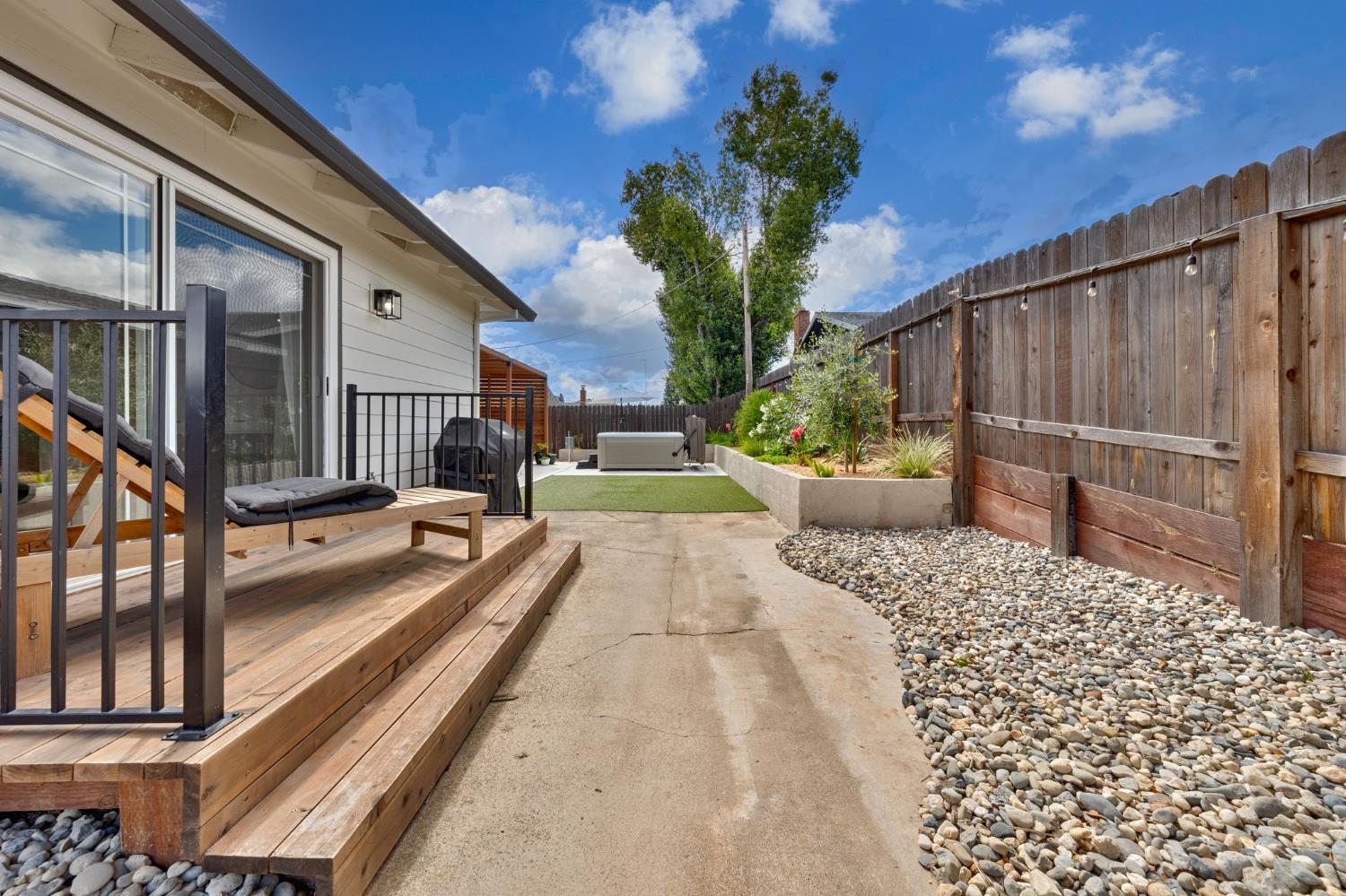 Detail Gallery Image 33 of 46 For 6469 Woodhills Way, Citrus Heights,  CA 95621 - 3 Beds | 2 Baths