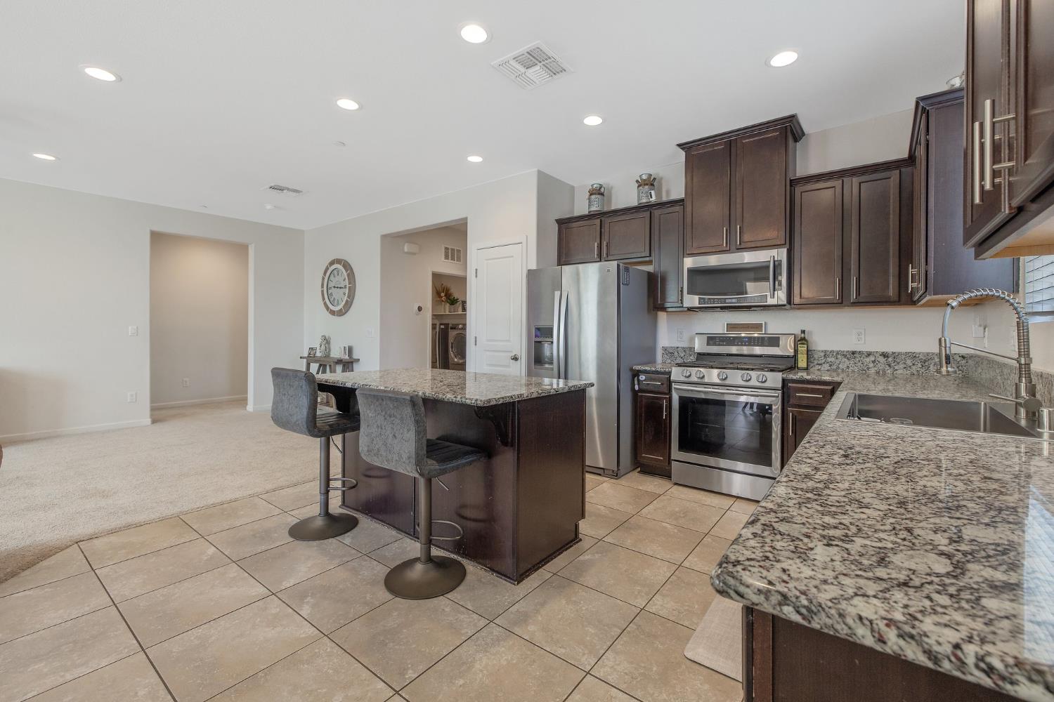 Detail Gallery Image 15 of 45 For 1066 Jade Way, Lemoore,  CA 93245 - 3 Beds | 2 Baths