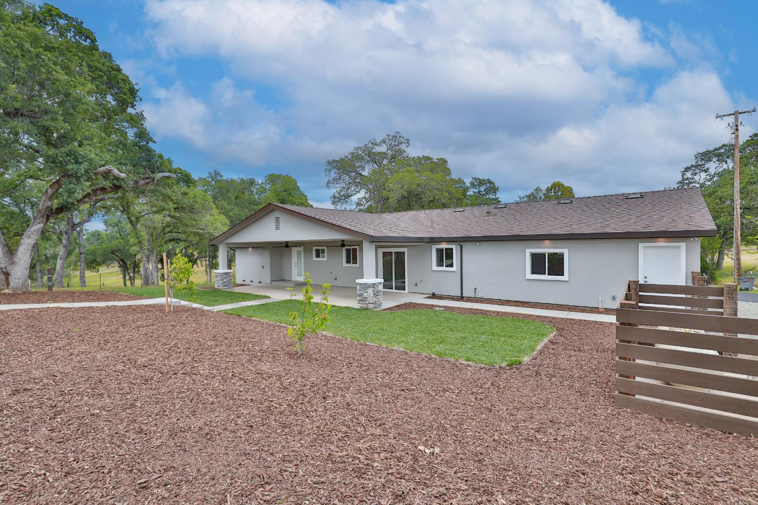 Detail Gallery Image 4 of 43 For 13041 Willow Creek Rd, Ione,  CA 95640 - 3 Beds | 2 Baths