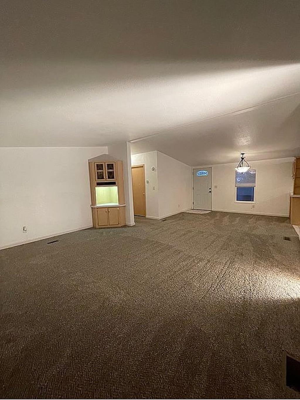 Detail Gallery Image 9 of 27 For 17281 Highway 101 N 4, –,  CA 95567 - 3 Beds | 2 Baths
