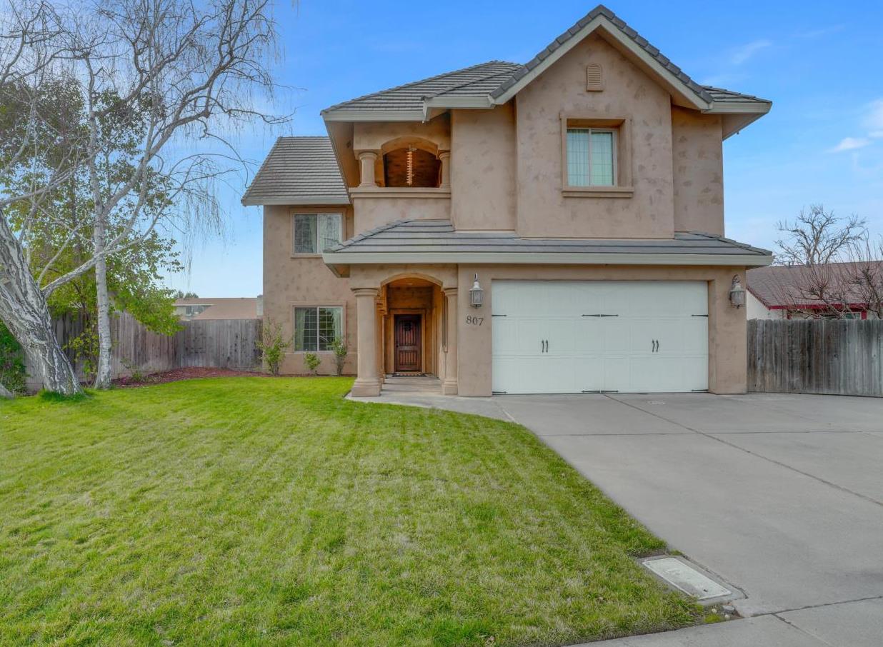 Dorchester Circle, Lodi, California image 1