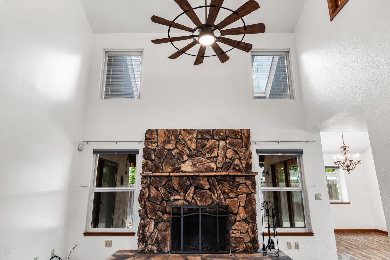 Detail Gallery Image 14 of 69 For 839 Cobblestone, Ripon,  CA 95366 - 4 Beds | 3 Baths
