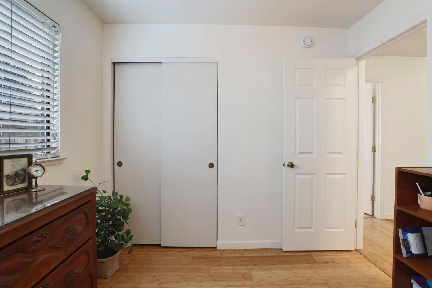 Detail Gallery Image 17 of 30 For 403 Valley Ave, Lodi,  CA 95240 - 3 Beds | 2 Baths