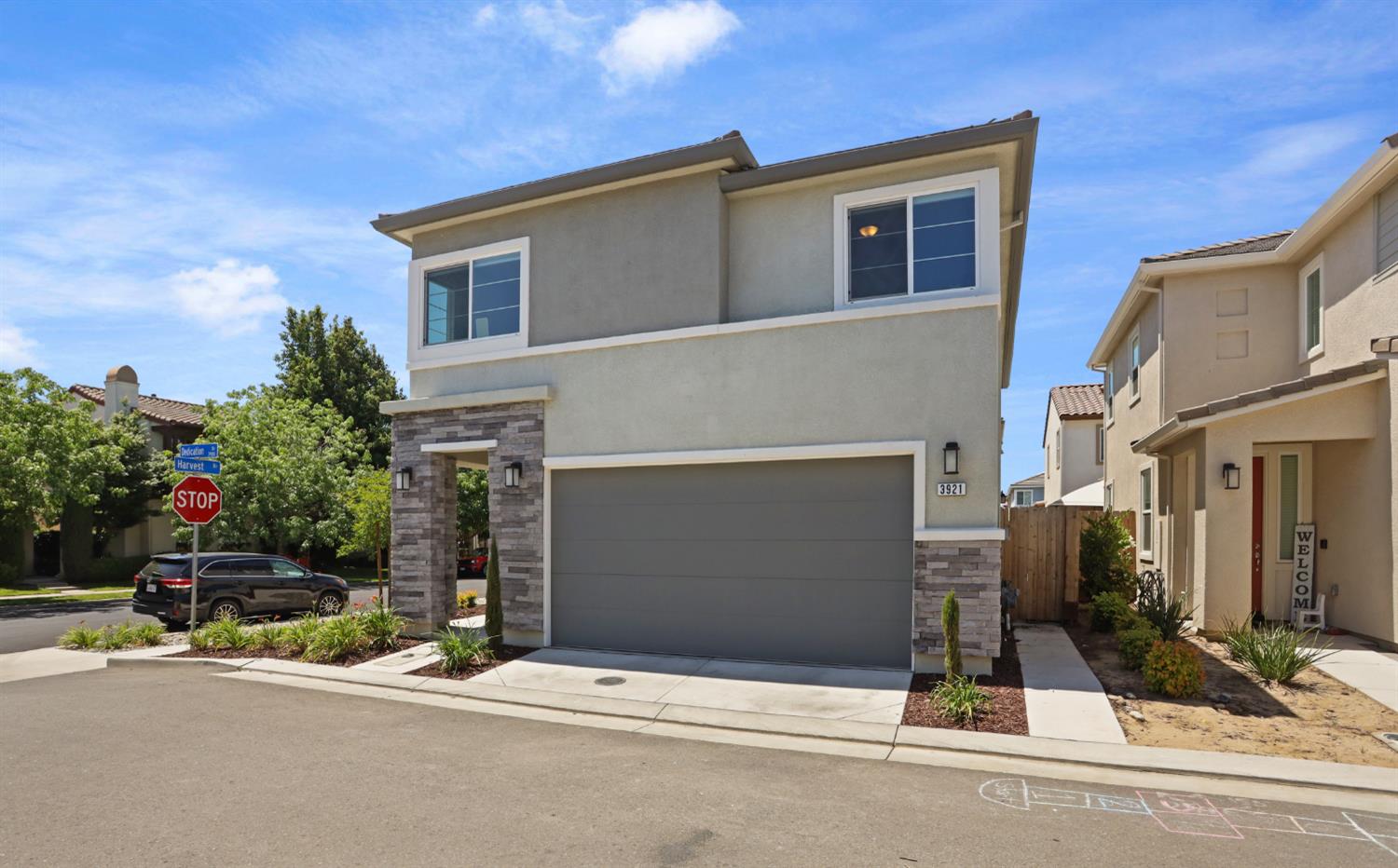 Detail Gallery Image 3 of 38 For 3921 Dedication Dr, Turlock,  CA 95382 - 3 Beds | 2/1 Baths