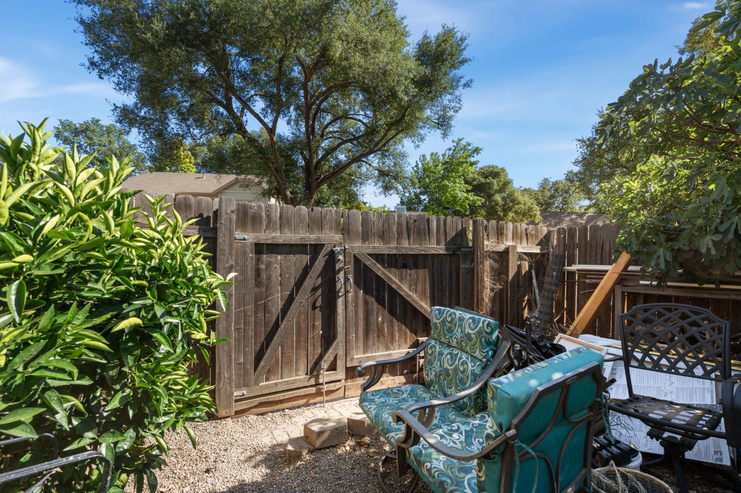 Amber Oaks Court, Fair Oaks, California image 6