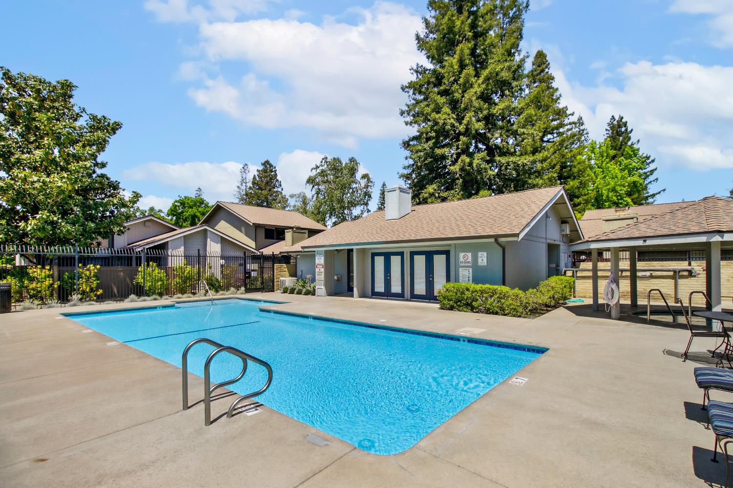 Detail Gallery Image 53 of 59 For 306 East Ranch Rd, Sacramento,  CA 95825 - 2 Beds | 2 Baths