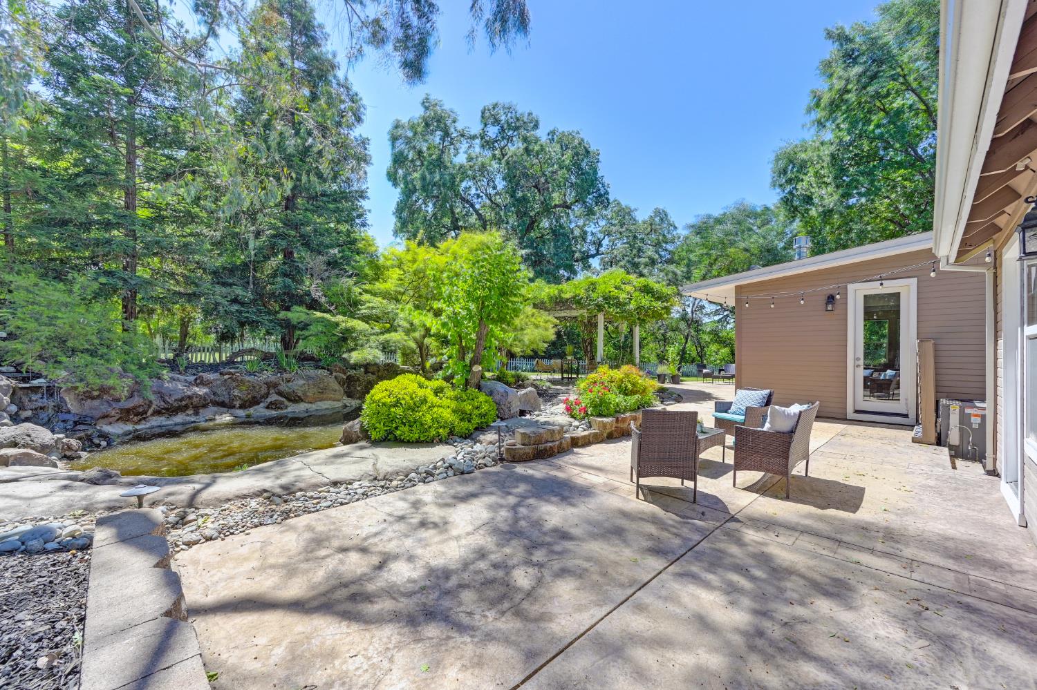 Detail Gallery Image 78 of 92 For 3710 Sutter Hill Ln, Carmichael,  CA 95608 - 4 Beds | 3/1 Baths