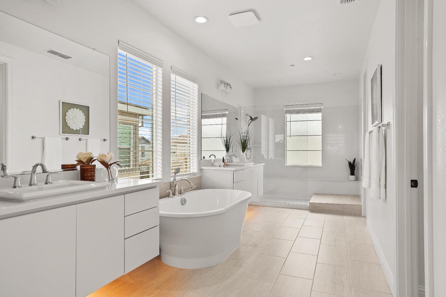Detail Gallery Image 55 of 71 For 12840 Pier View Way, Rancho Cordova,  CA 95742 - 4 Beds | 3/1 Baths