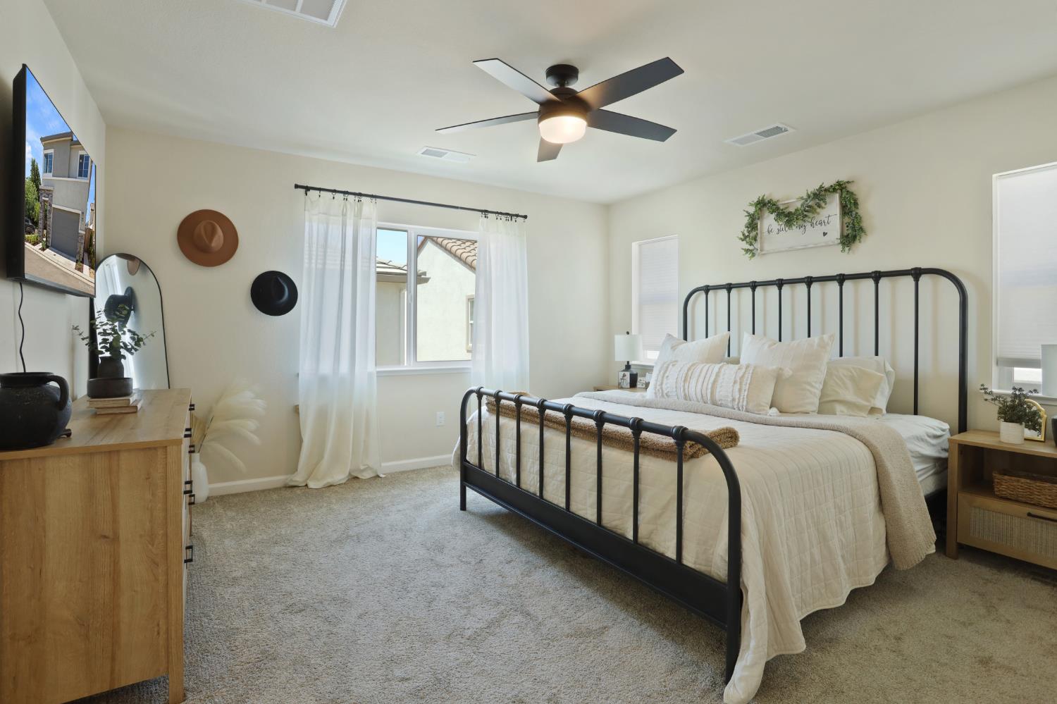 Detail Gallery Image 27 of 38 For 3921 Dedication Dr, Turlock,  CA 95382 - 3 Beds | 2/1 Baths