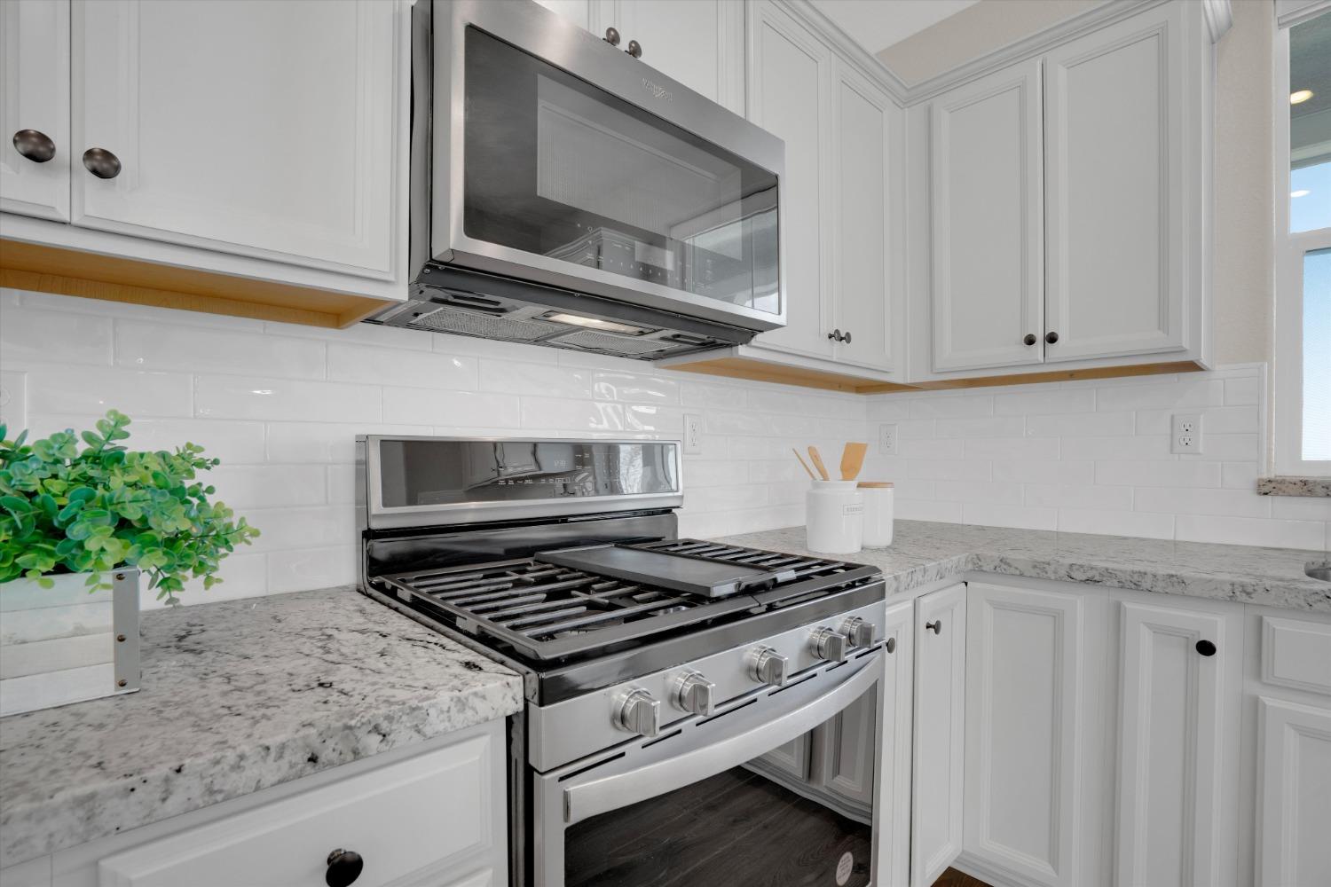 Detail Gallery Image 13 of 45 For 136 E Tuso Ranch Rd, Mountain House,  CA 95391 - 4 Beds | 3 Baths
