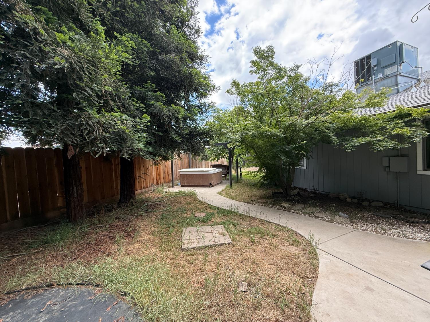 Detail Gallery Image 5 of 7 For 12936 Main St, Waterford,  CA 95386 - 3 Beds | 2 Baths