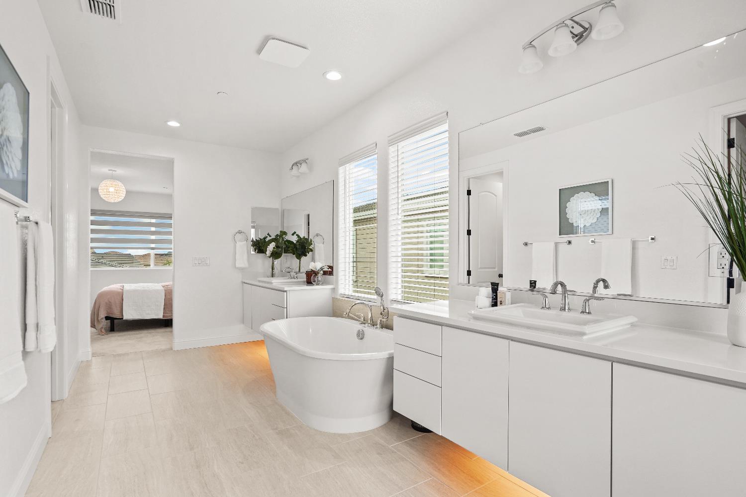 Detail Gallery Image 56 of 71 For 12840 Pier View Way, Rancho Cordova,  CA 95742 - 4 Beds | 3/1 Baths