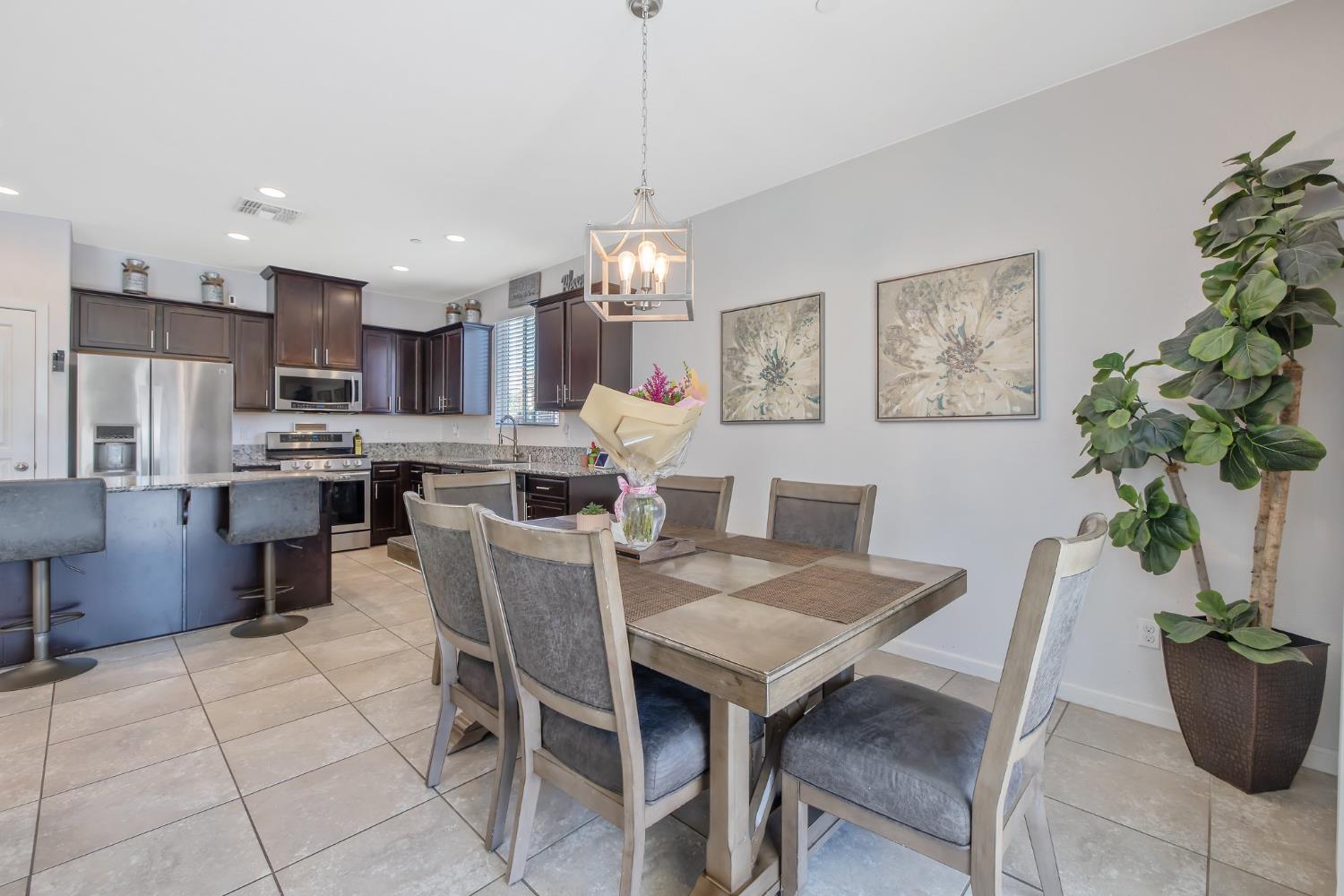 Detail Gallery Image 19 of 45 For 1066 Jade Way, Lemoore,  CA 93245 - 3 Beds | 2 Baths