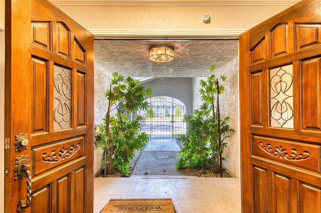 Detail Gallery Image 6 of 41 For 3100 Bridle Path Ln, Modesto,  CA 95356 - 3 Beds | 2/1 Baths