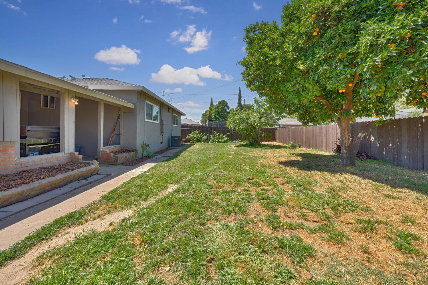 Norcut Court, Sacramento, California image 22