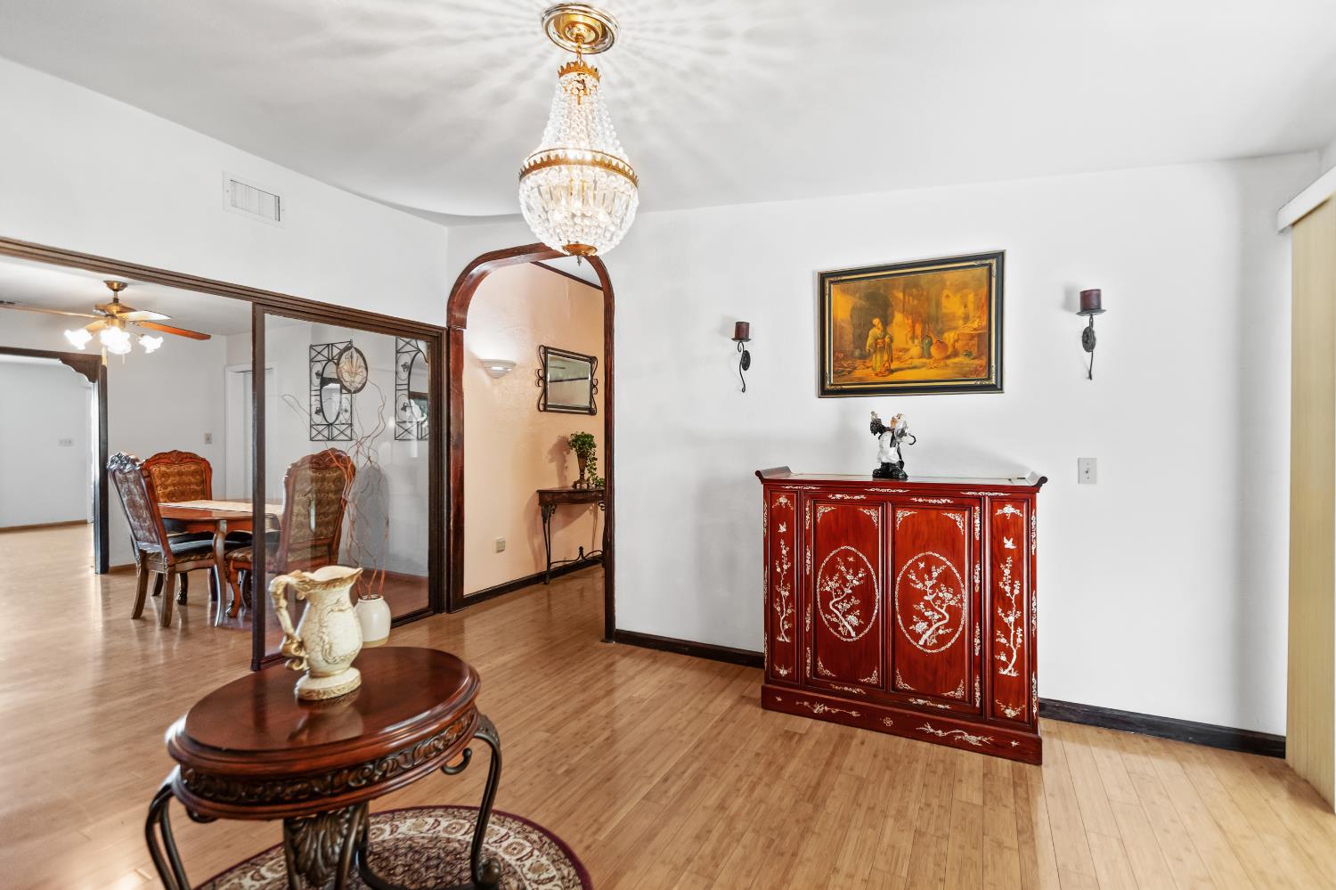 Detail Gallery Image 12 of 47 For 1824 Maryal Dr, Sacramento,  CA 95864 - 3 Beds | 2 Baths