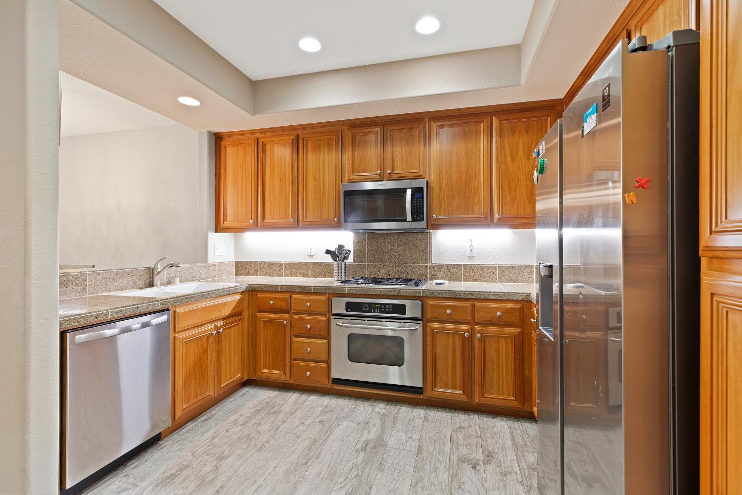 Detail Gallery Image 14 of 44 For 980 Silver Spur Cir #43,  Oakdale,  CA 95361 - 3 Beds | 2/1 Baths