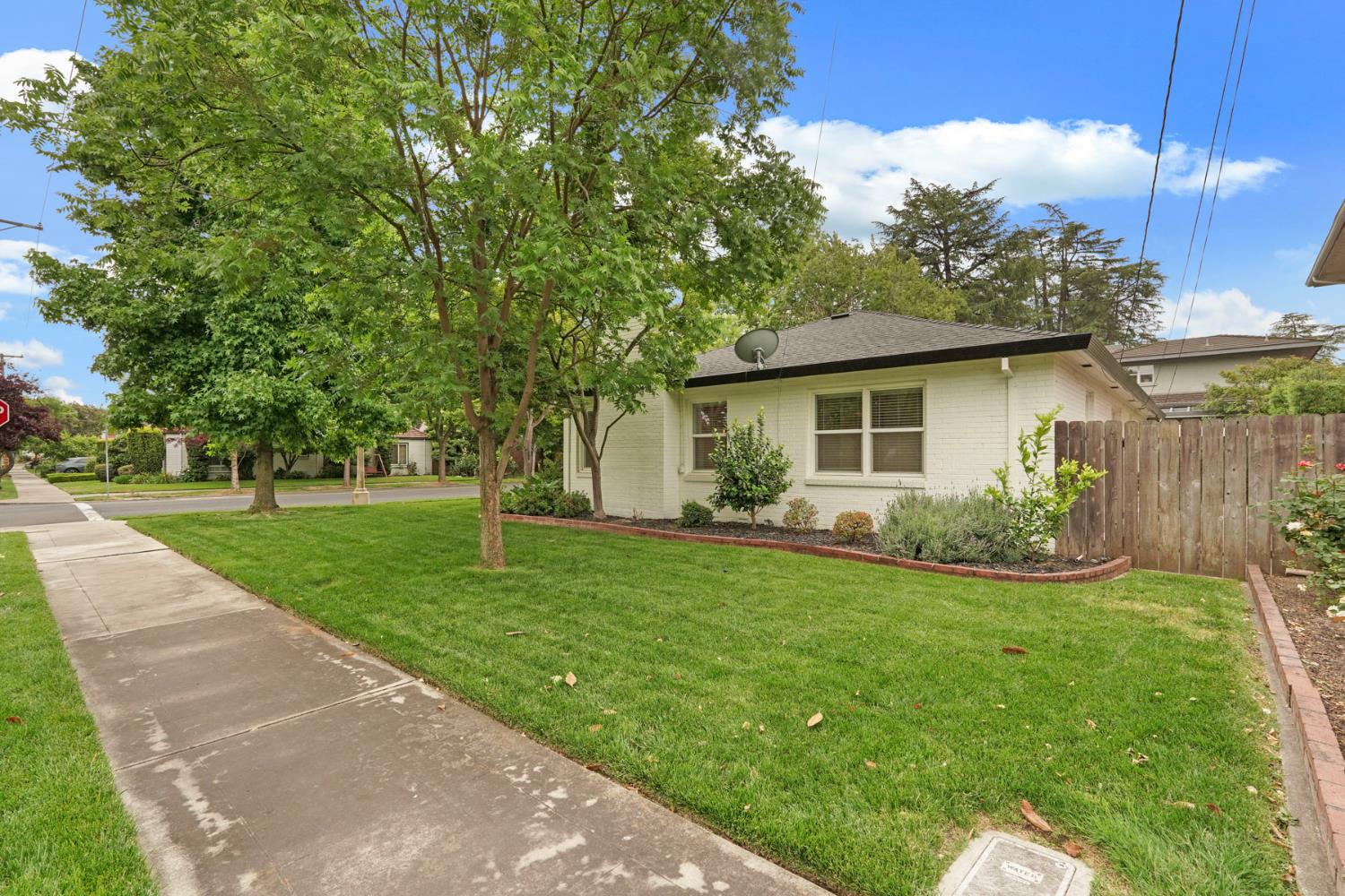 Detail Gallery Image 7 of 49 For 205 S Crescent Ave, Lodi,  CA 95240 - 3 Beds | 2 Baths