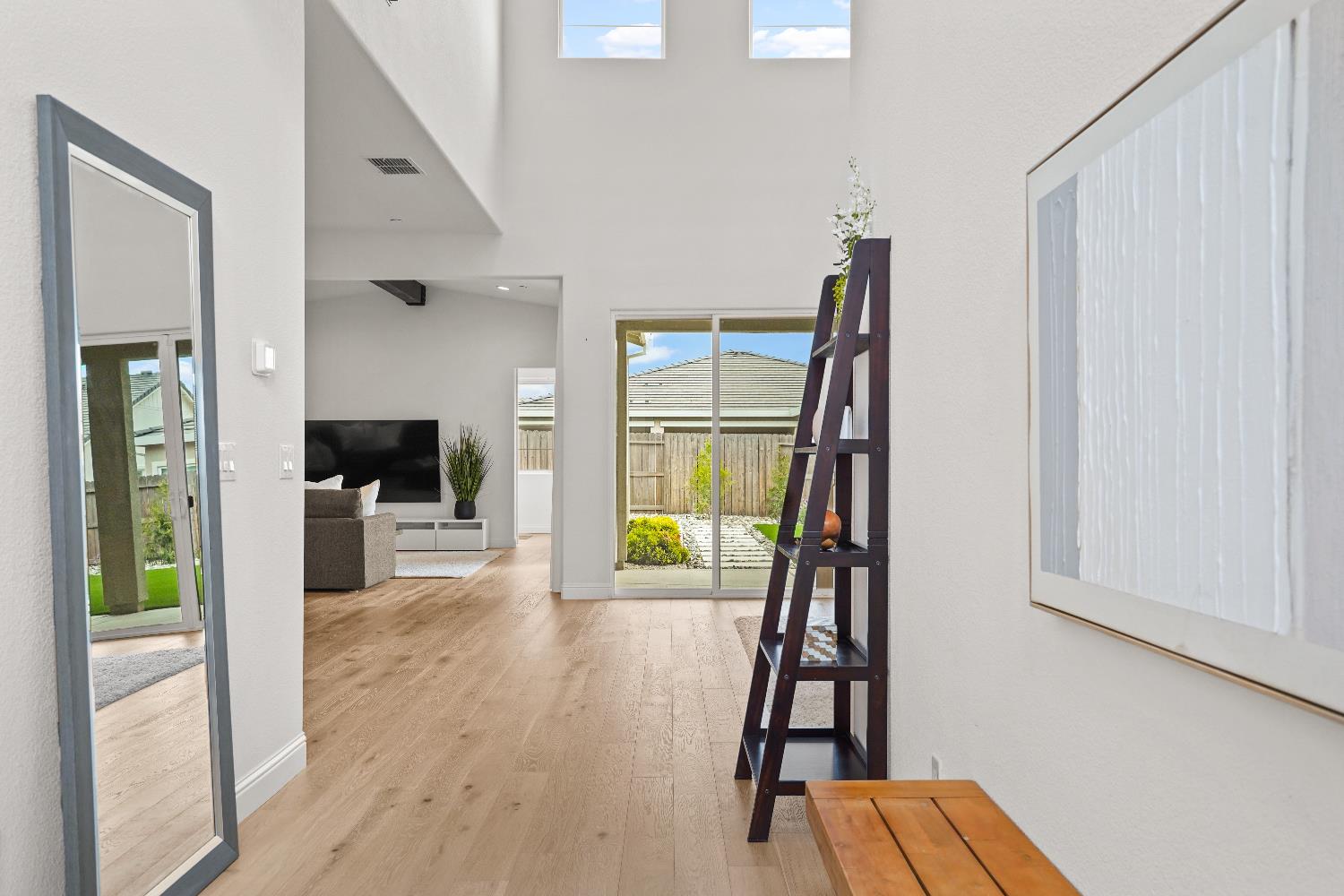 Detail Gallery Image 4 of 71 For 12840 Pier View Way, Rancho Cordova,  CA 95742 - 4 Beds | 3/1 Baths