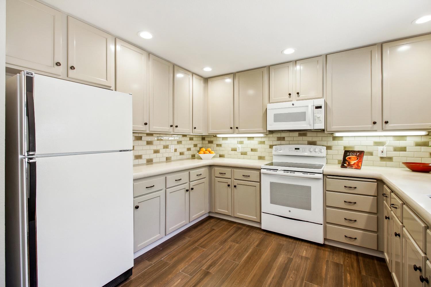 Detail Gallery Image 27 of 59 For 306 East Ranch Rd, Sacramento,  CA 95825 - 2 Beds | 2 Baths