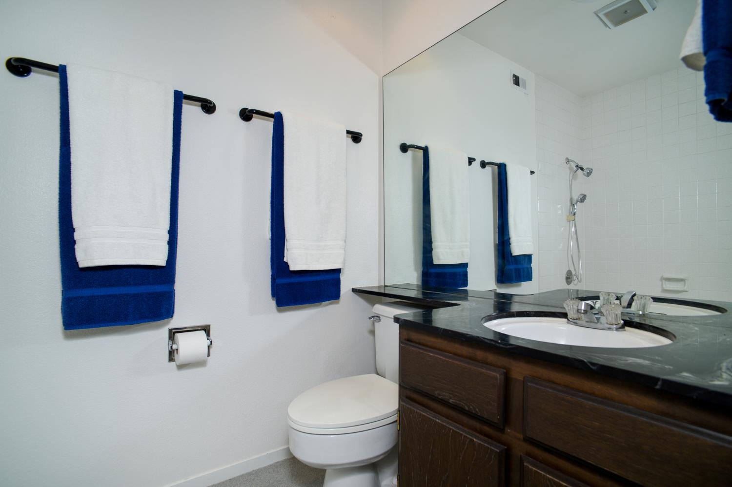 Detail Gallery Image 8 of 30 For 1112 Vanderbilt Way, Sacramento,  CA 95825 - 2 Beds | 2 Baths