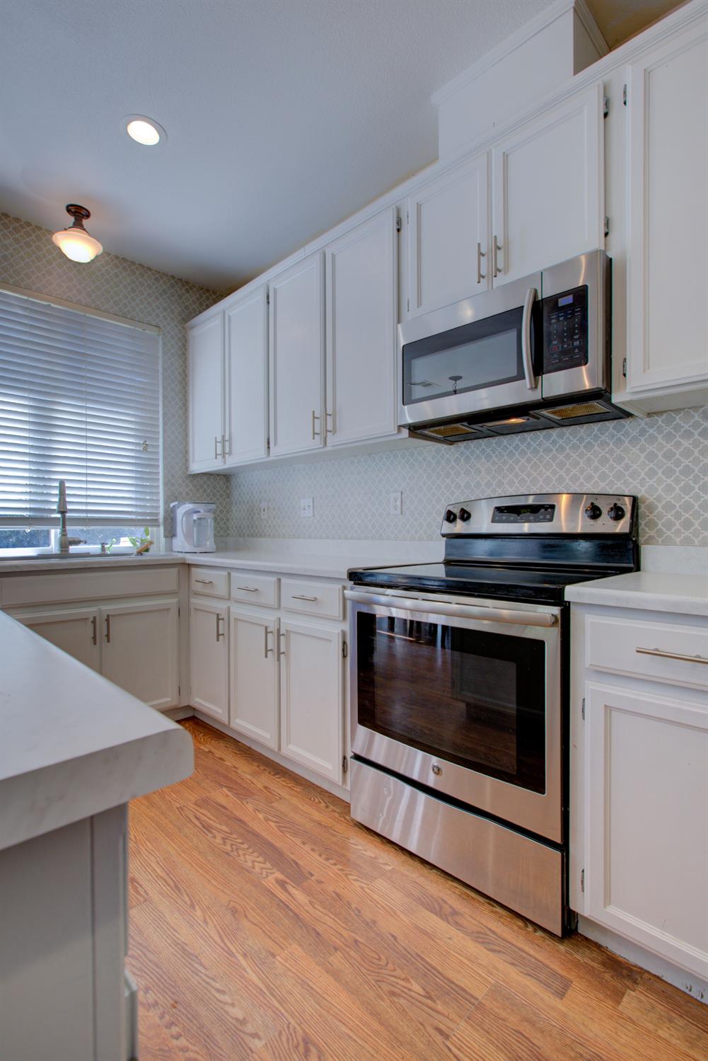Detail Gallery Image 14 of 49 For 2341 Summersong Ct, Turlock,  CA 95382 - 6 Beds | 3 Baths