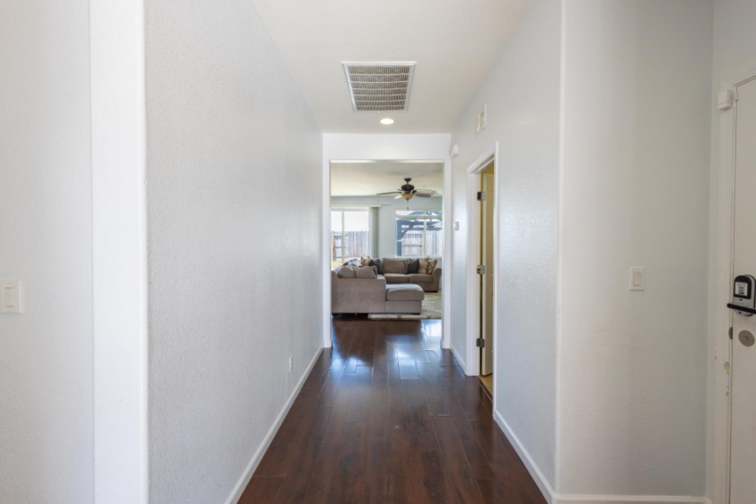 Ballinger Drive, Sacramento, California image 5