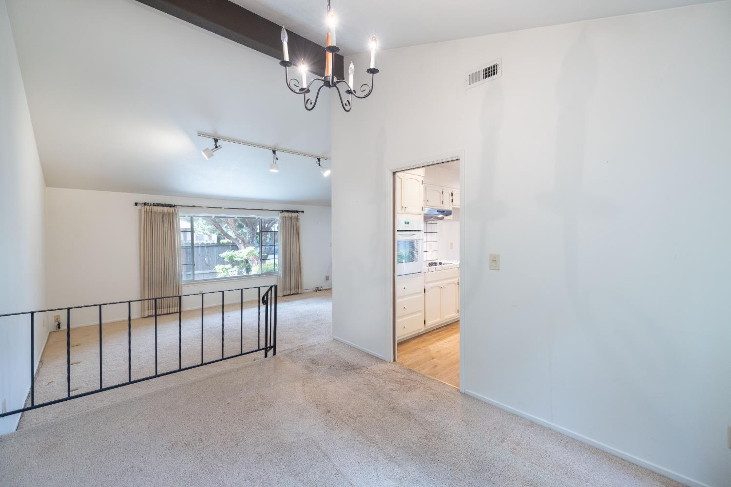 Detail Gallery Image 11 of 52 For 1917 Santa Fe Dr, Stockton,  CA 95209 - 4 Beds | 3 Baths