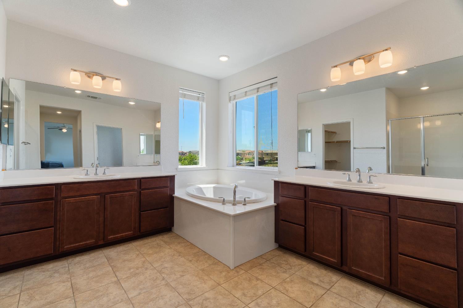 Detail Gallery Image 36 of 61 For 7753 Finnhorse Way, Sacramento,  CA 95828 - 4 Beds | 3 Baths