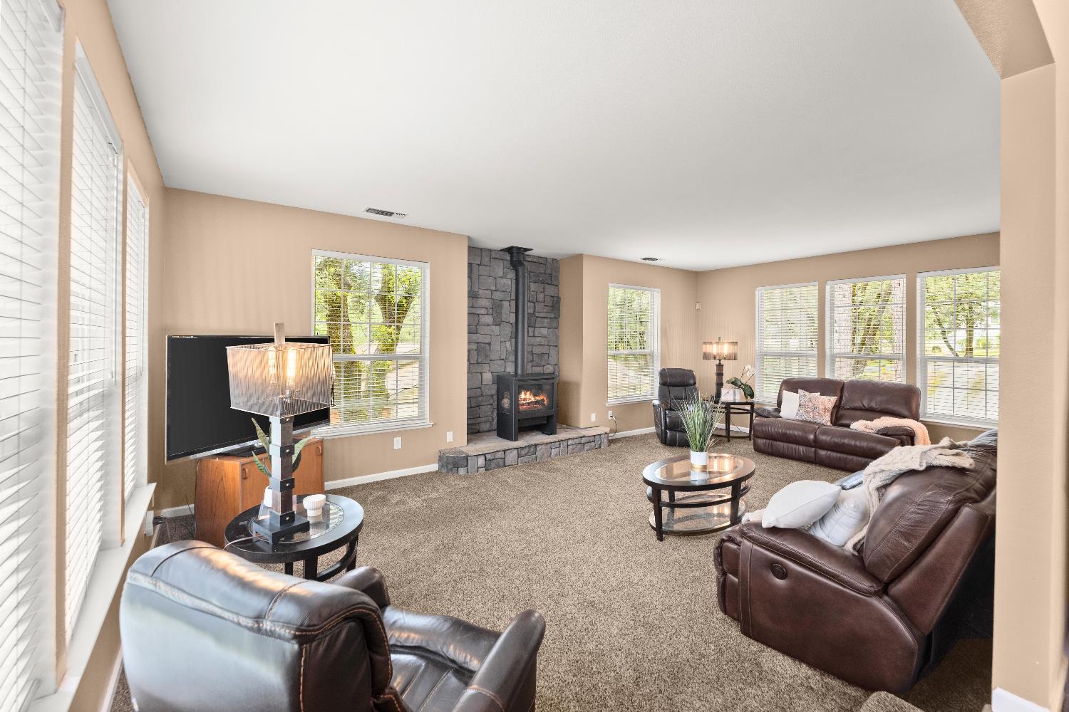 Carrie Drive, Grass Valley, California image 17