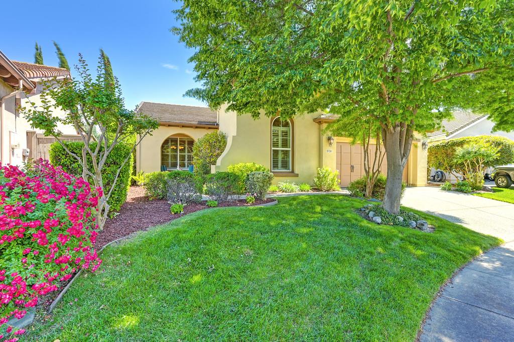 Detail Gallery Image 1 of 99 For 5730 Palmera Ln, Sacramento,  CA 95835 - 2 Beds | 2 Baths