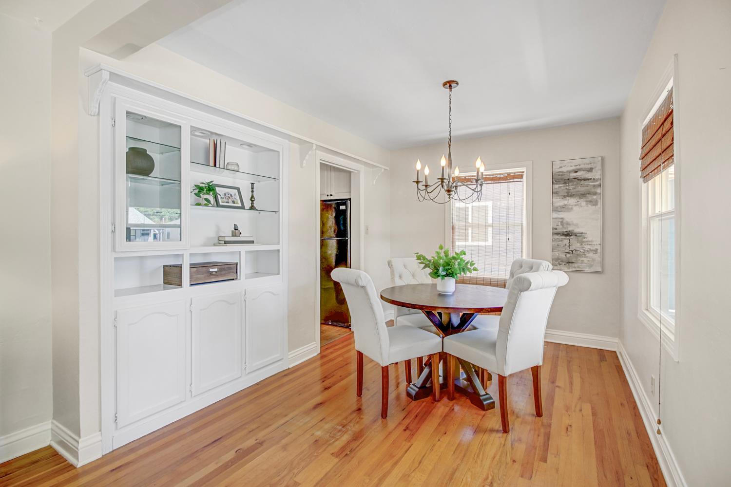 Detail Gallery Image 13 of 48 For 5960 12th Ave, Sacramento,  CA 95820 - 3 Beds | 1 Baths