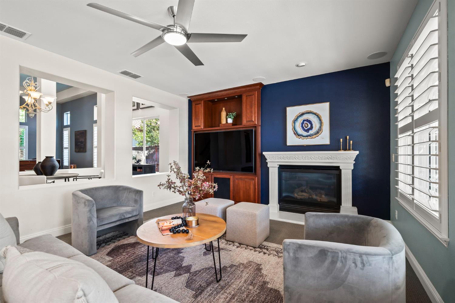 Detail Gallery Image 11 of 56 For 11896 Slate Falls Way, Rancho Cordova,  CA 95742 - 5 Beds | 3 Baths