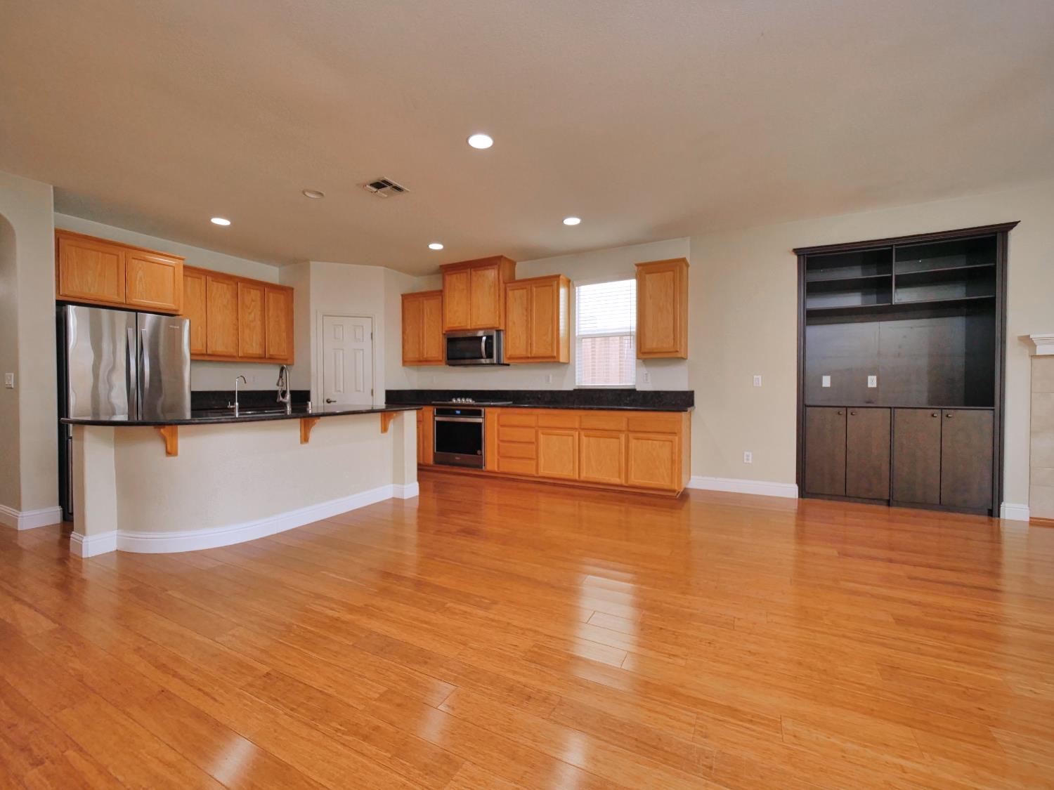 Detail Gallery Image 7 of 33 For 7208 Artisan Cir, Roseville,  CA 95678 - 3 Beds | 2 Baths