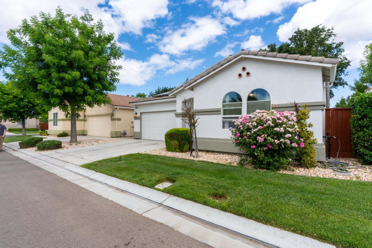 Detail Gallery Image 5 of 48 For 3008 La Vina Cir, Los Banos,  CA 93635 - 3 Beds | 2 Baths