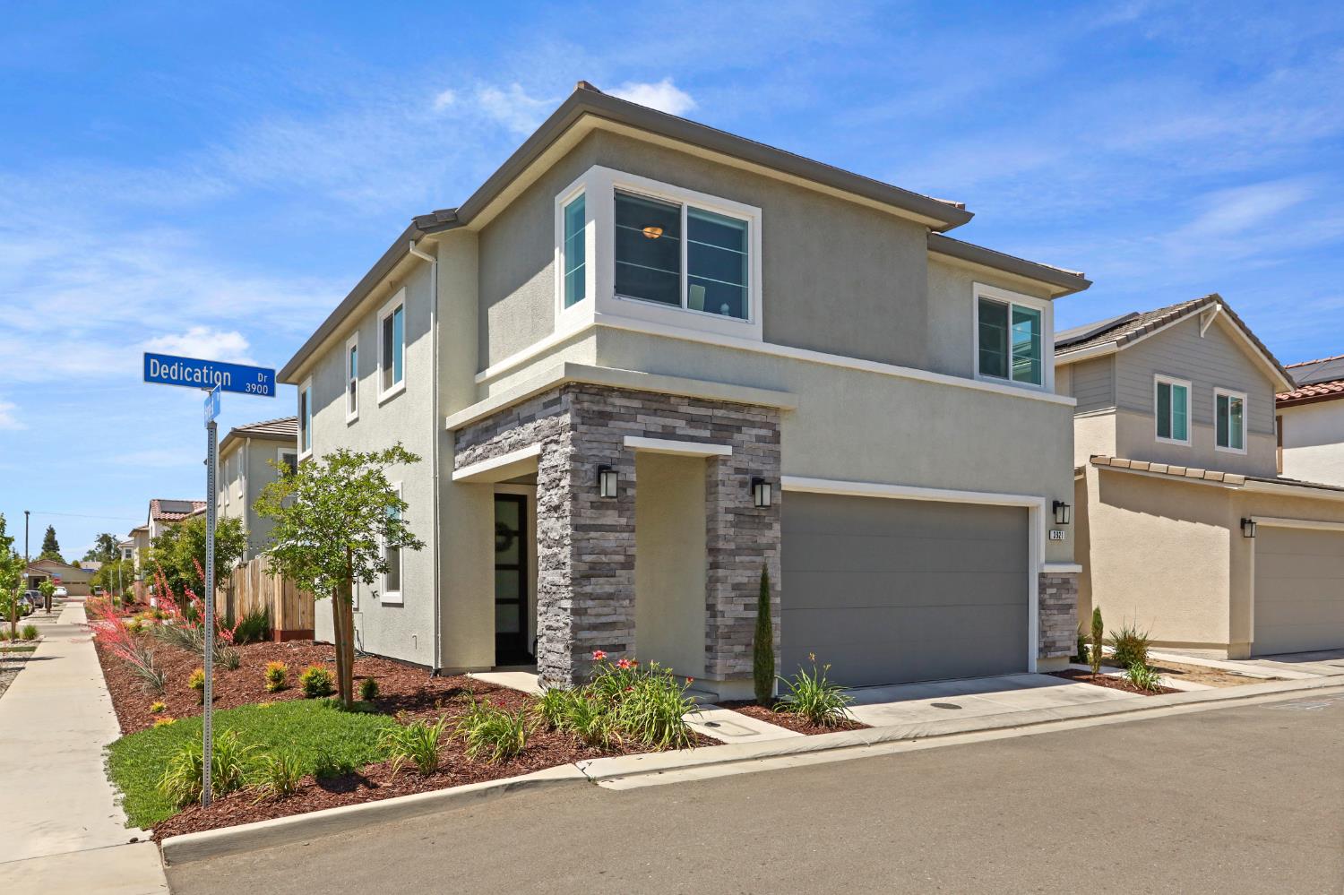 Detail Gallery Image 4 of 38 For 3921 Dedication Dr, Turlock,  CA 95382 - 3 Beds | 2/1 Baths