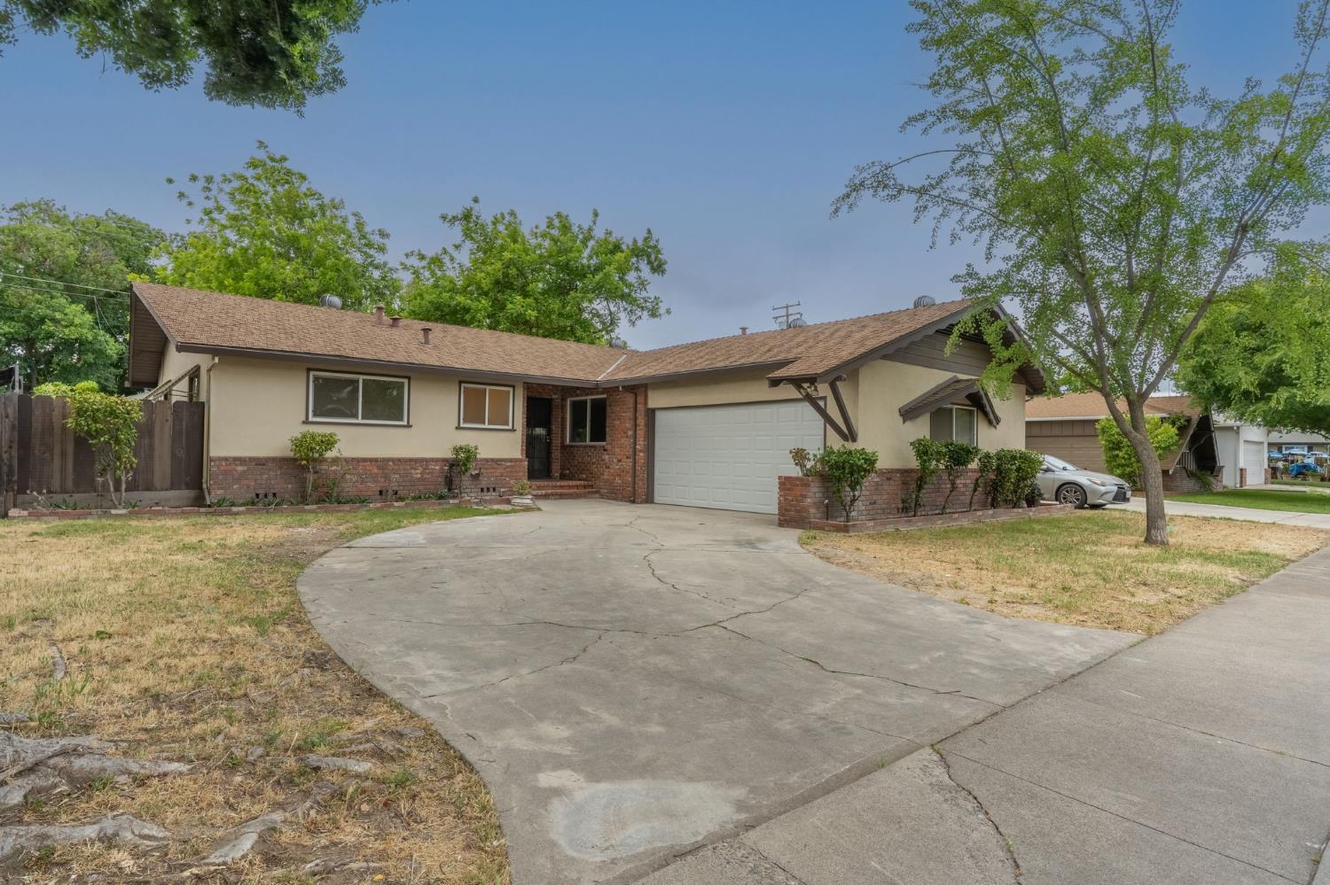 Detail Gallery Image 2 of 26 For 1610 Maplewood Dr, Modesto,  CA 95350 - 3 Beds | 2 Baths