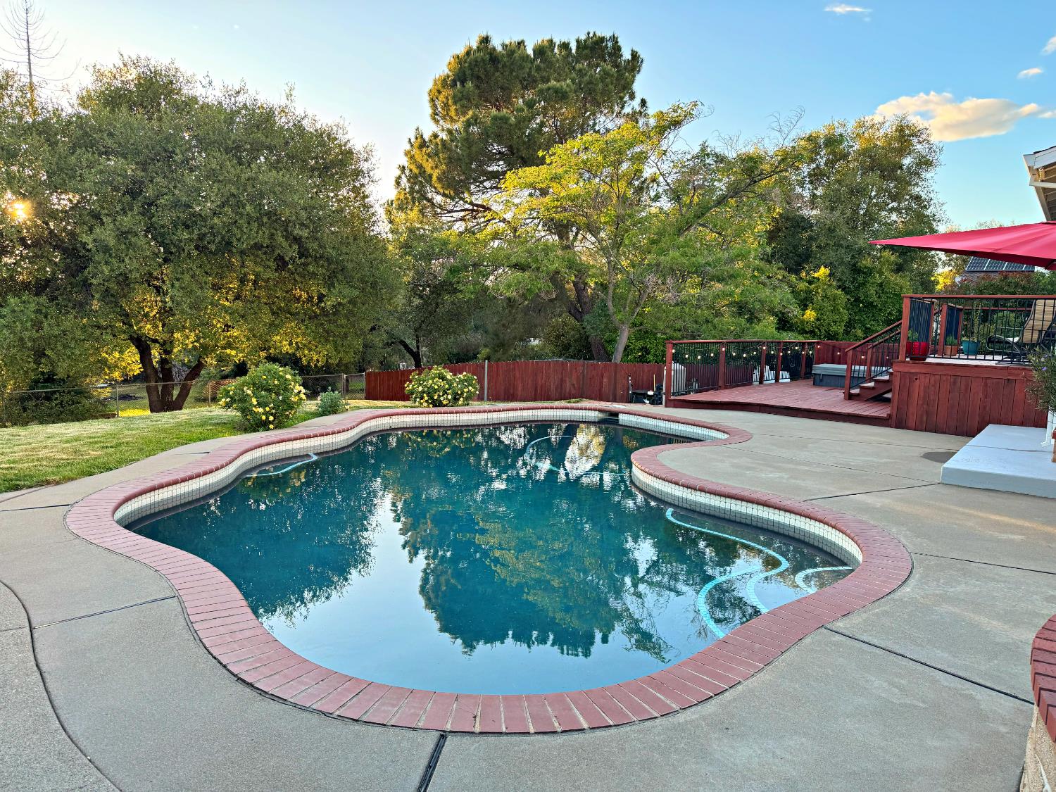 Detail Gallery Image 4 of 47 For 3781 Whispering Pines Ln, Shingle Springs,  CA 95682 - 3 Beds | 2 Baths