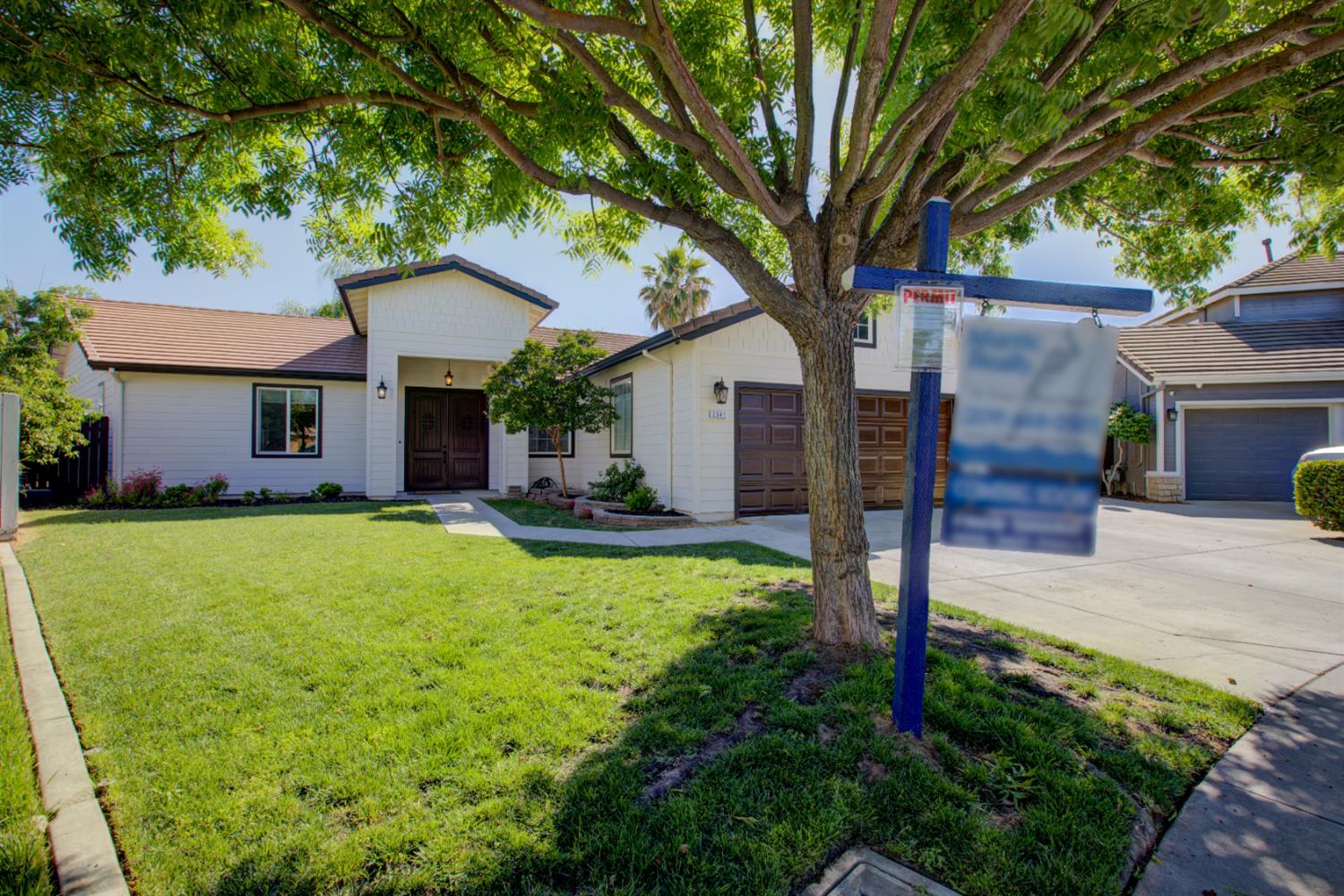 Detail Gallery Image 2 of 49 For 2341 Summersong Ct, Turlock,  CA 95382 - 6 Beds | 3 Baths