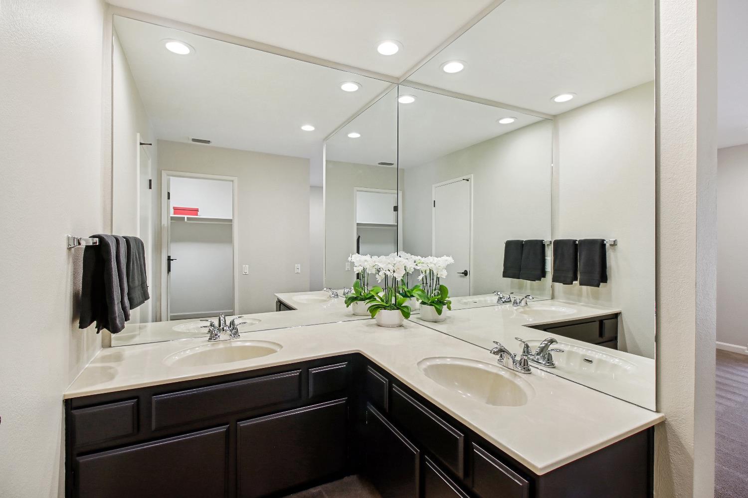 Detail Gallery Image 35 of 59 For 306 East Ranch Rd, Sacramento,  CA 95825 - 2 Beds | 2 Baths