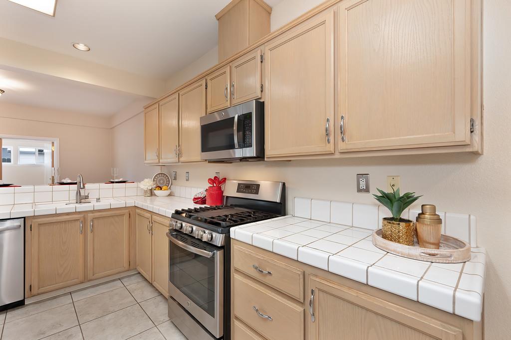 Detail Gallery Image 26 of 78 For 1341 Trevor Ct, Roseville,  CA 95678 - 4 Beds | 2/1 Baths