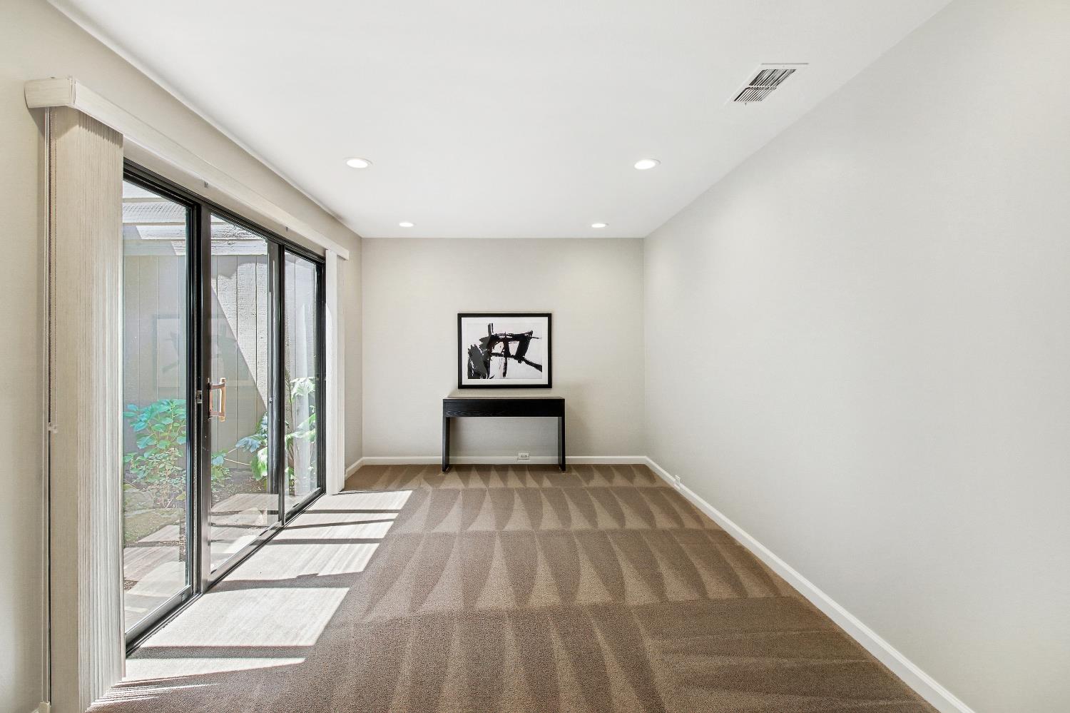 Detail Gallery Image 20 of 59 For 306 East Ranch Rd, Sacramento,  CA 95825 - 2 Beds | 2 Baths