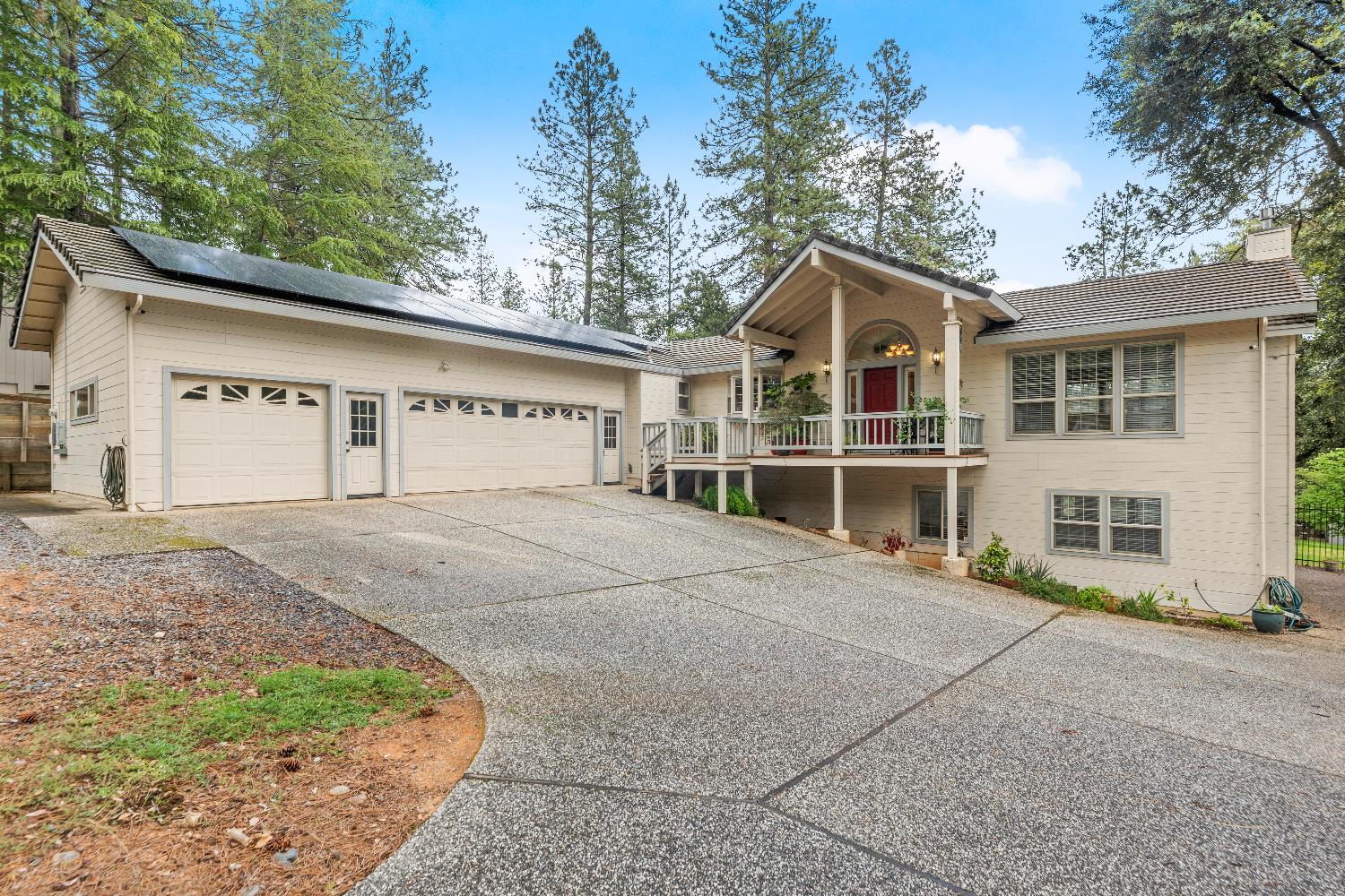 Carrie Drive, Grass Valley, California image 2